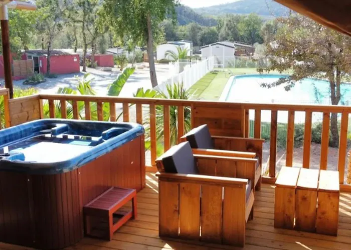 Tente Avec Terrasse Et Jacuzzi, 6 Personnes - Api-1-52-1705 营地