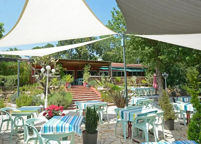 营地 Tente Avec Terrasse Et Jacuzzi, 6 Personnes - Api-1-52-1705