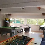 אתר קמפינג Tente Avec Terrasse Et Jacuzzi, 6 Personnes - Api-1-52-1705 *