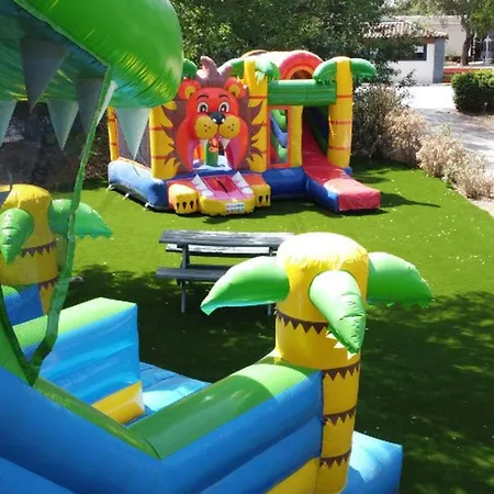 Camping Tente Avec Terrasse Et Jacuzzi, 6 Personnes - Api-1-52-1705 *