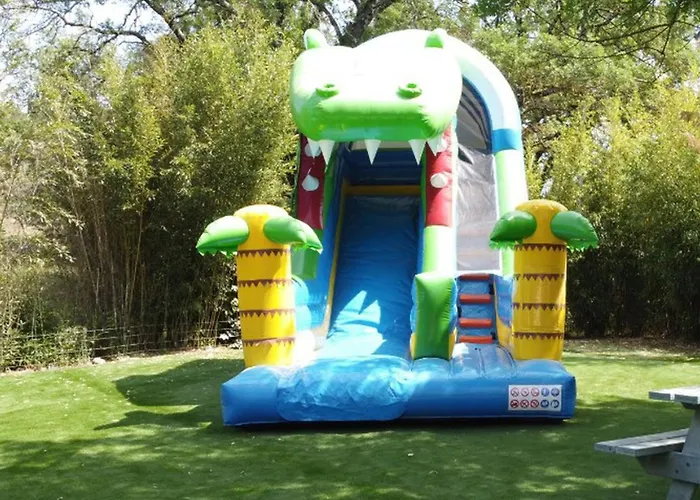 Tente Avec Terrasse Et Jacuzzi, 6 Personnes - Api-1-52-1705